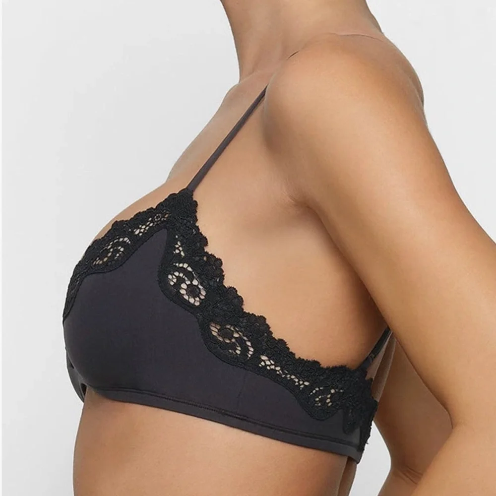 SKIMS Fits Everybody Lace Scoop Bralette - Picture 3 of 13